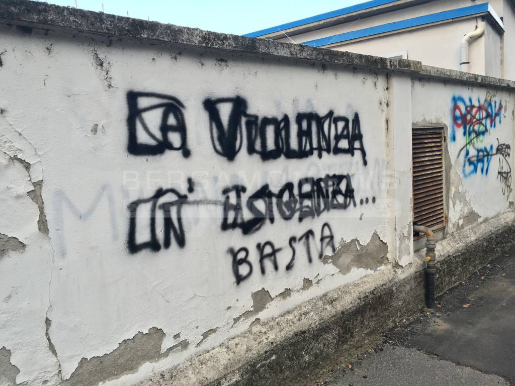 Scritte graffiti cancellati bergamo