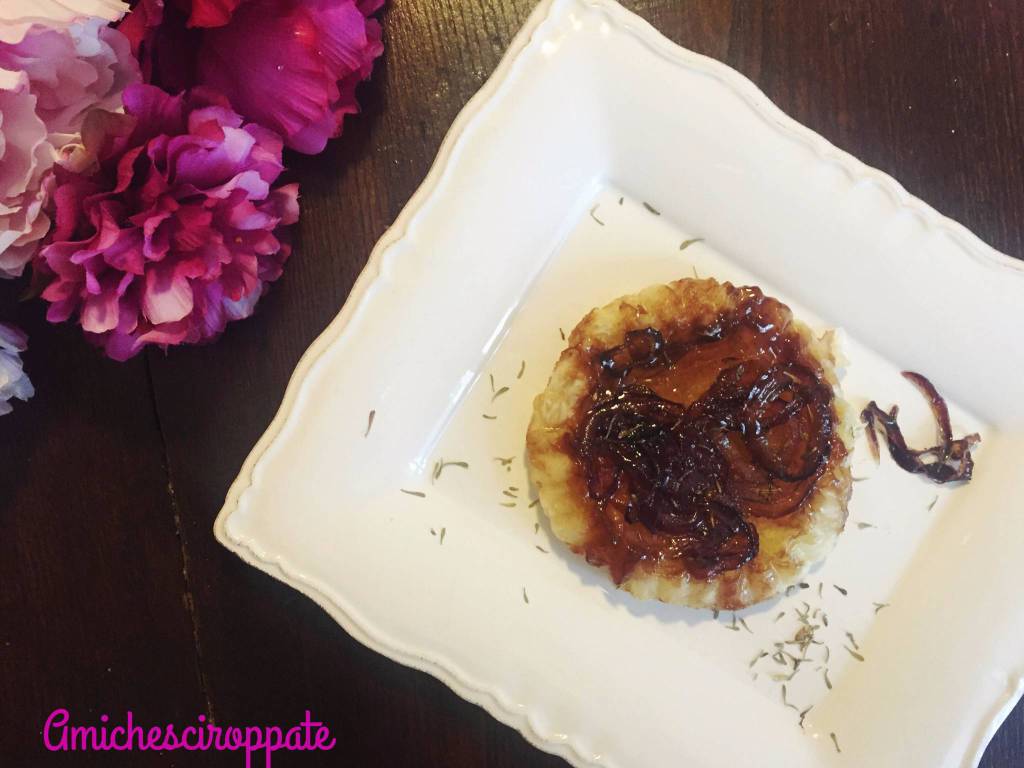 Tarte tatin con cipolla rossa 