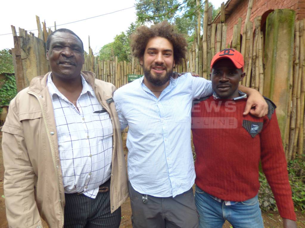 Emanuele e il frigo in Camerun 