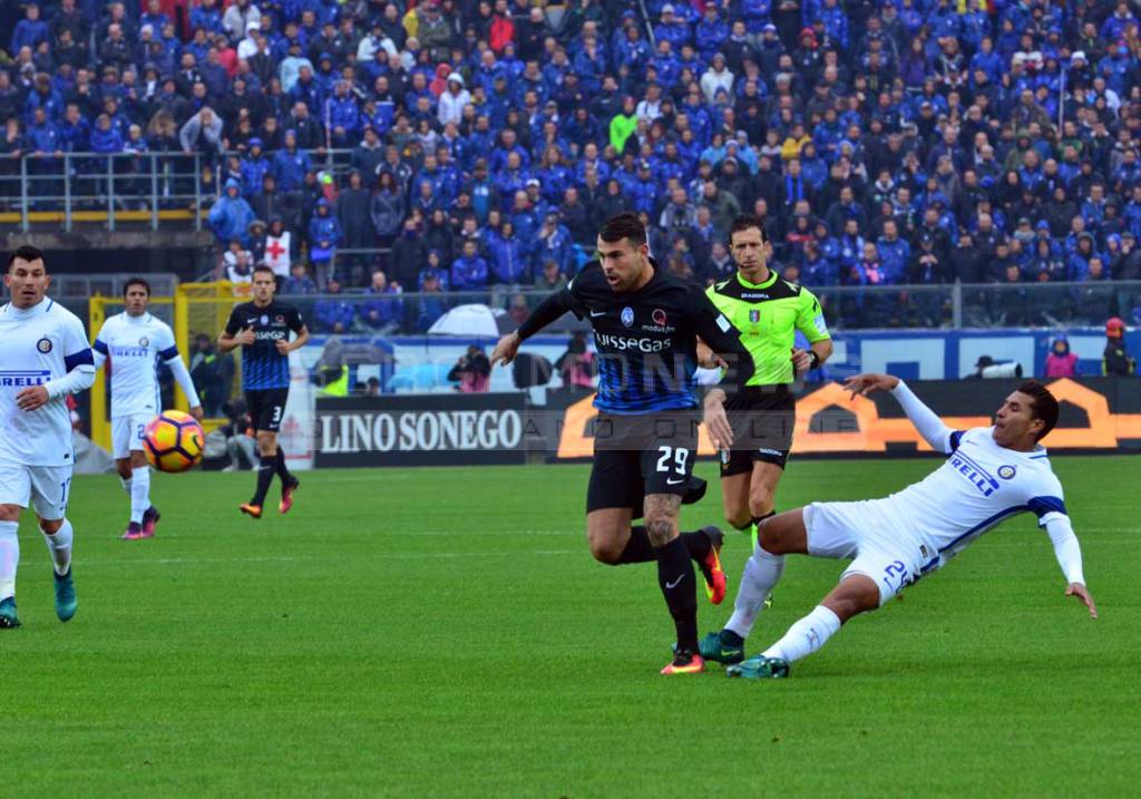 Masiello-Pinilla: Atalanta-Inter 2-1