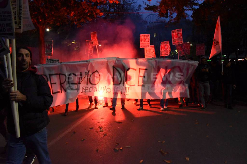 Manifestazione "No Renzi" a Bergamo