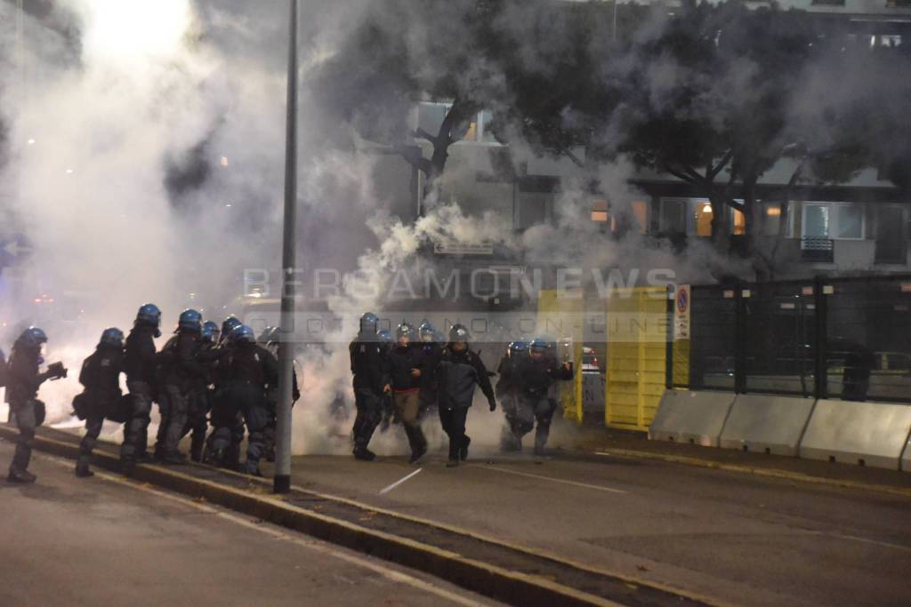 Scontri ultrà romanisti-polizia