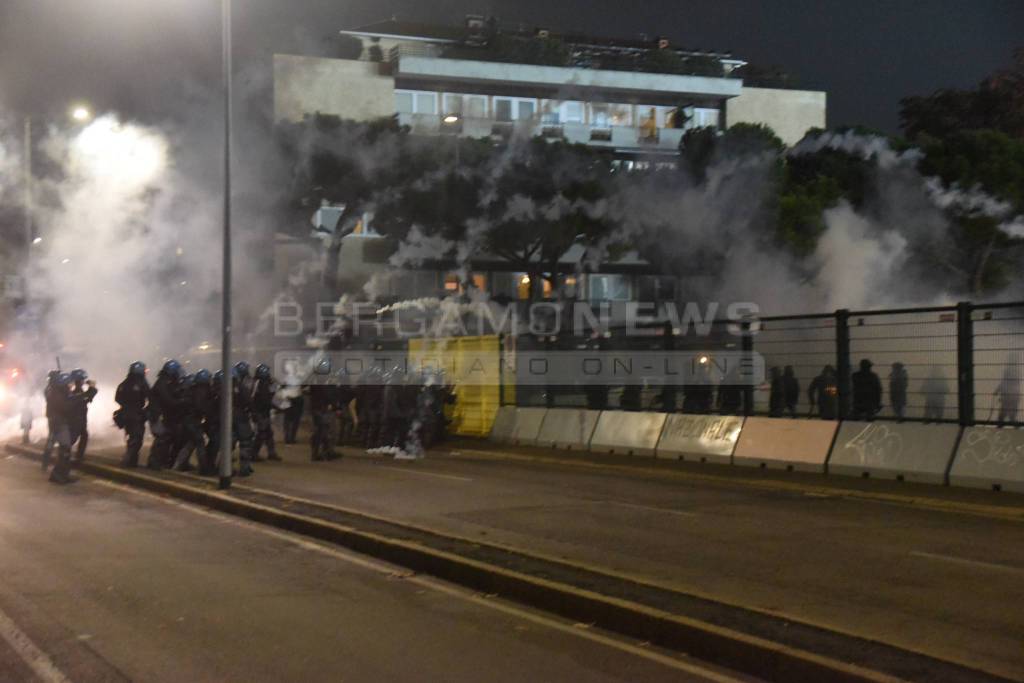 Scontri ultrà romanisti-polizia