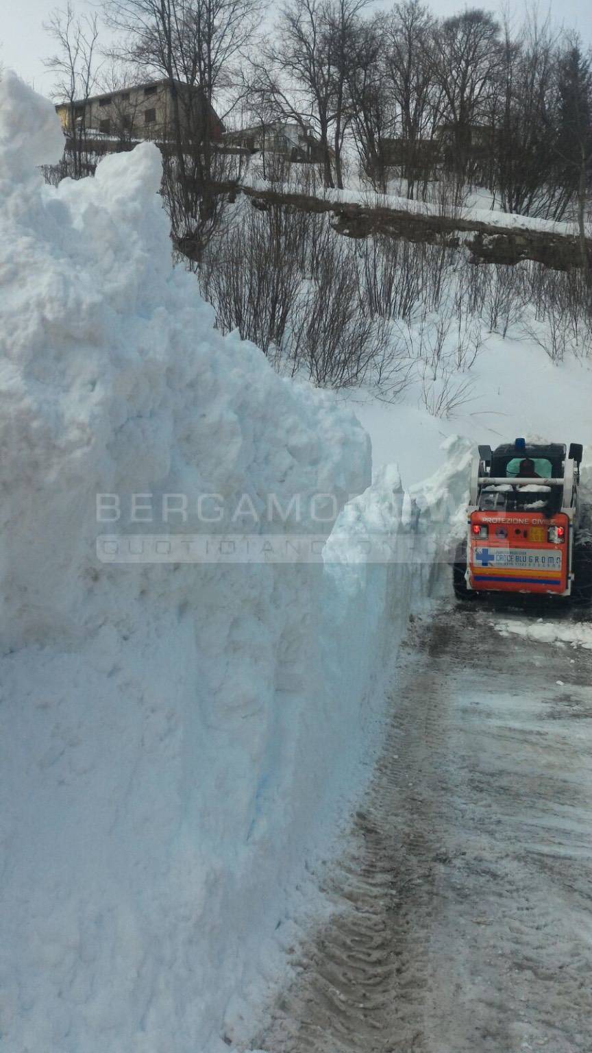 La Croce Blu di Gromo al lavoro a Campotosto