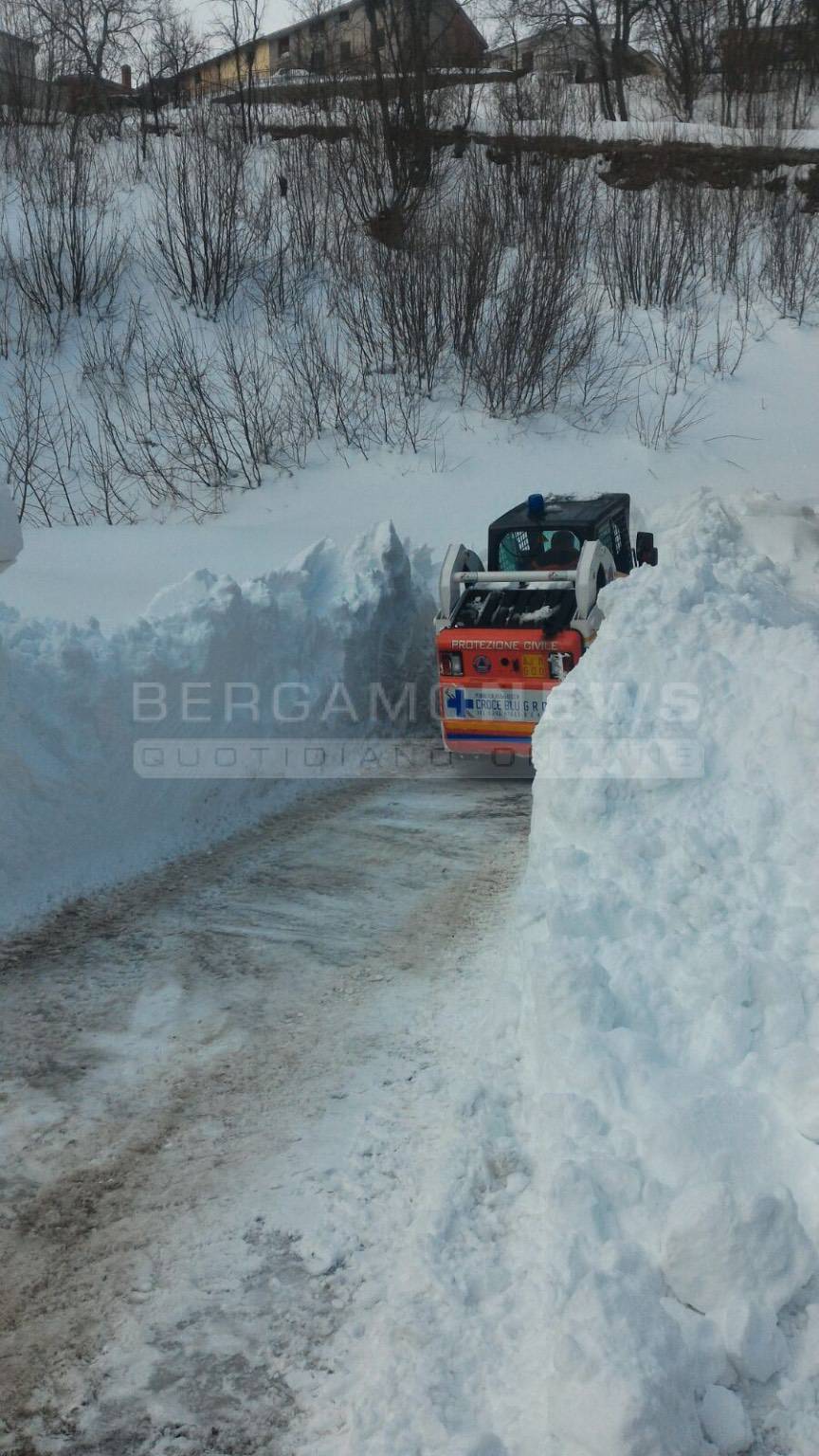 La Croce Blu di Gromo al lavoro a Campotosto