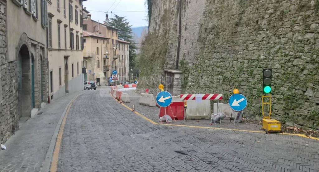 Traffico in via San Lorenzo