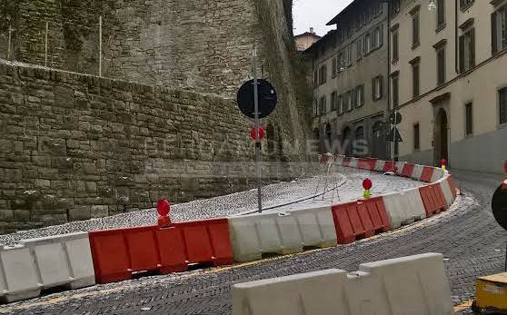 Traffico in via San Lorenzo