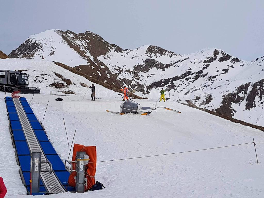 Elicottero precipitato a Foppolo