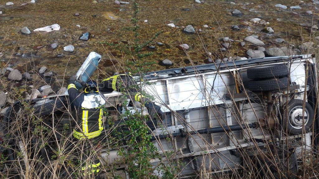 Camion nel fiume ad Ardesio