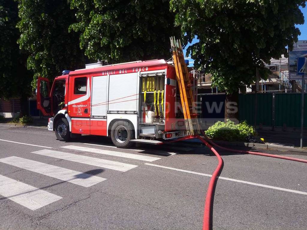 Incendio a Romano mercoledì 19 aprile