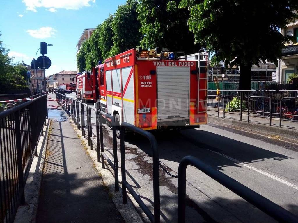 Incendio a Romano mercoledì 19 aprile