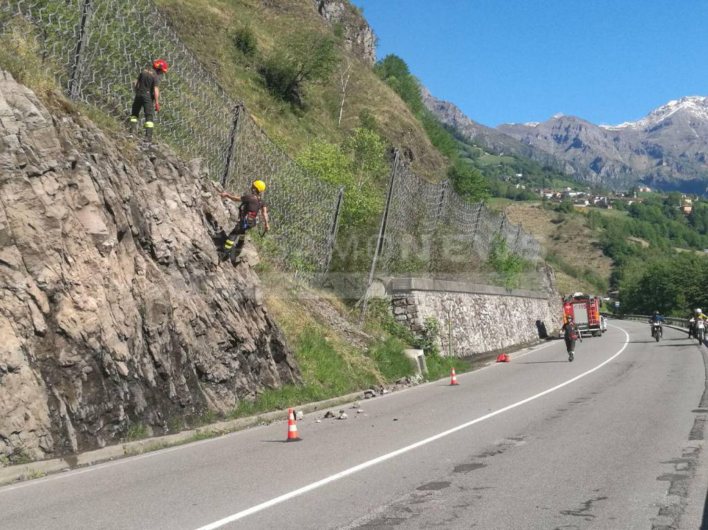 Caduti massi tra Ponte Nossa e Vertova