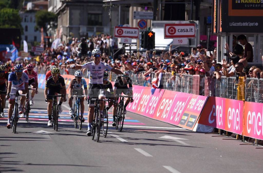 Giro d'Italia 2017, traguardo e premiazioni