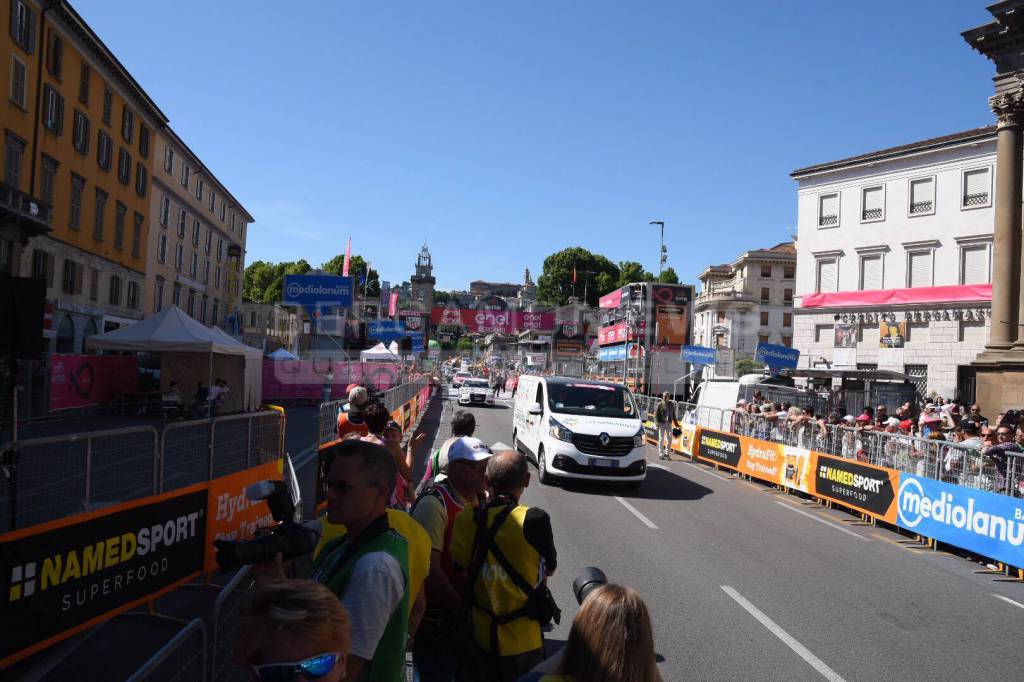 Giro d'Italia 2017, traguardo e premiazioni