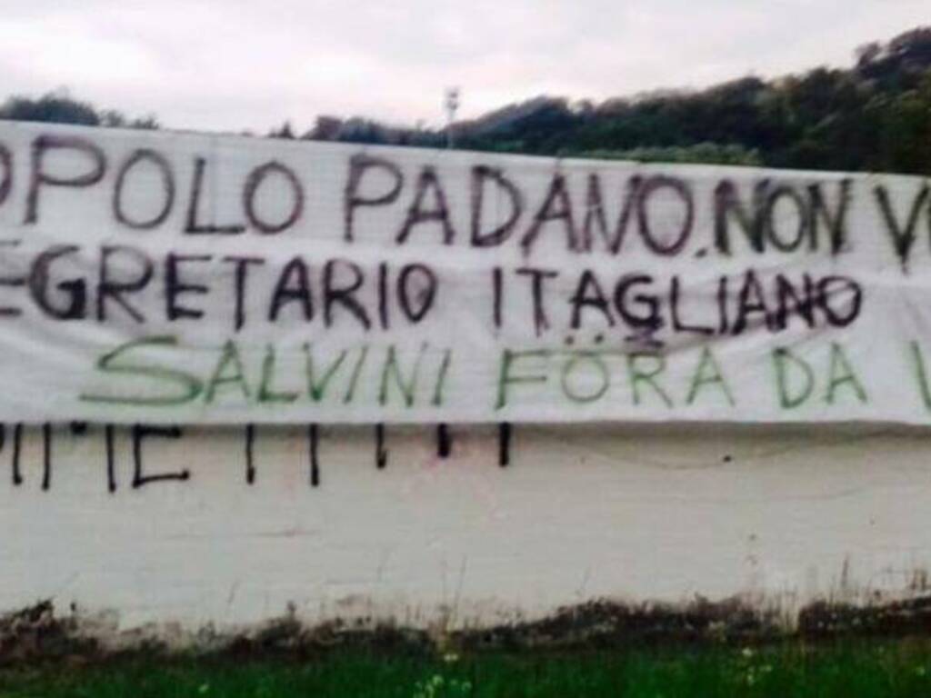 striscione carozzi pontida