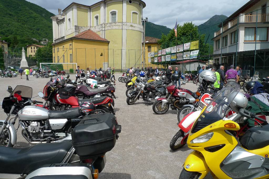 Raduno di moto d'epoca con tour panoramico a Zogno