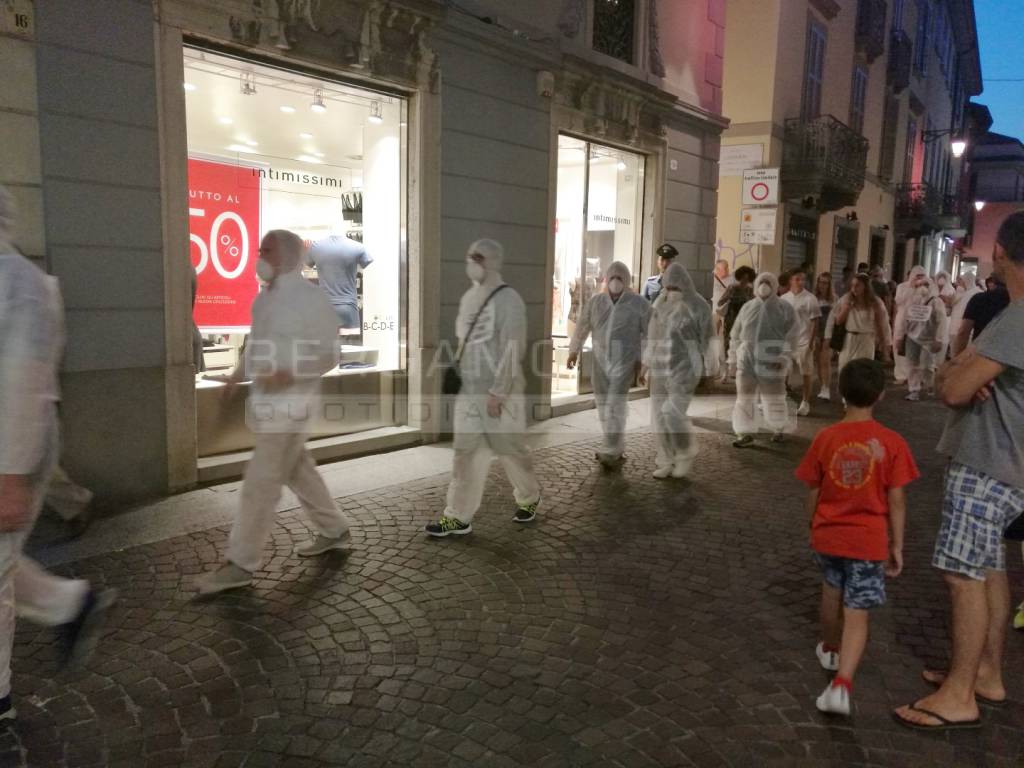 Flash-mob a Treviglio contro la discarica di amianto