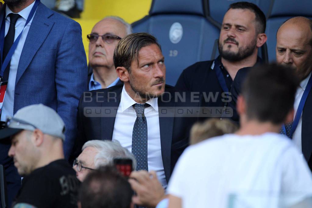 Atalanta-Roma 0-1, in tribuna c'è Totti