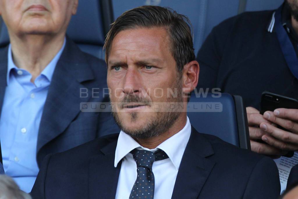 Atalanta-Roma 0-1, in tribuna c'è Totti