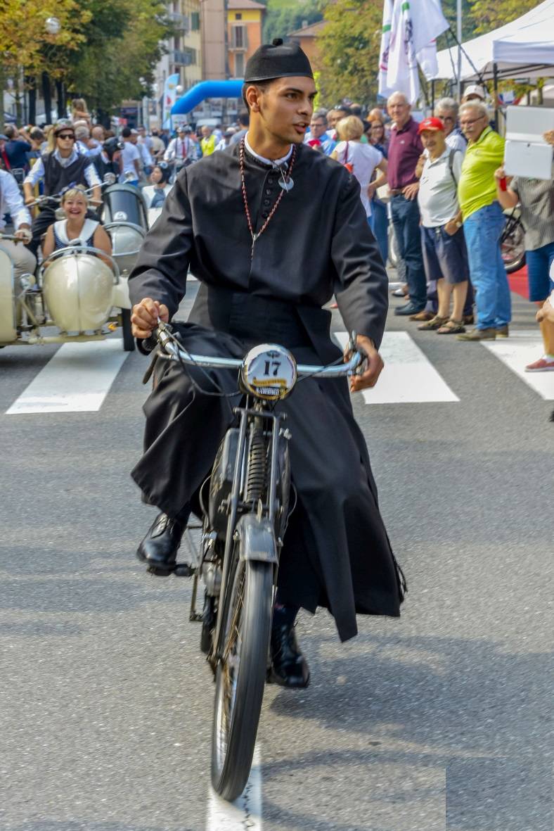 Passione motori, a San Pellegrino Terme il Trofeo Lombardia Eleganza su due ruote