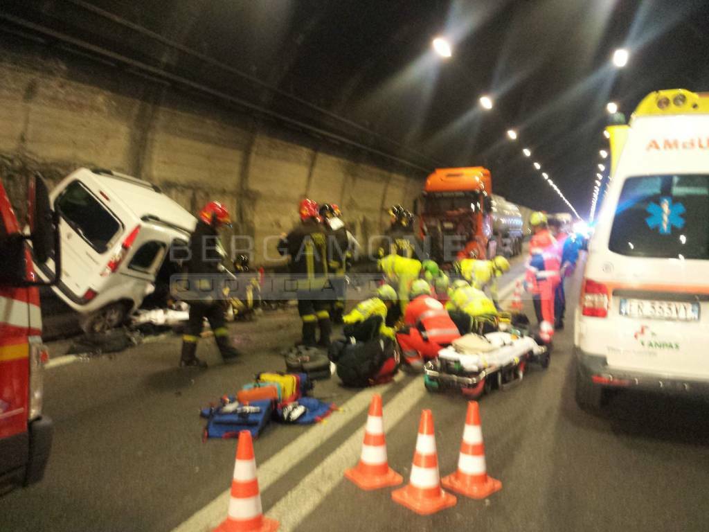 Incidente in galleria a Costa Volpino