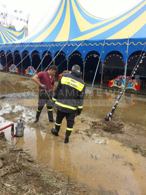 Il circo di via Lunga allagato