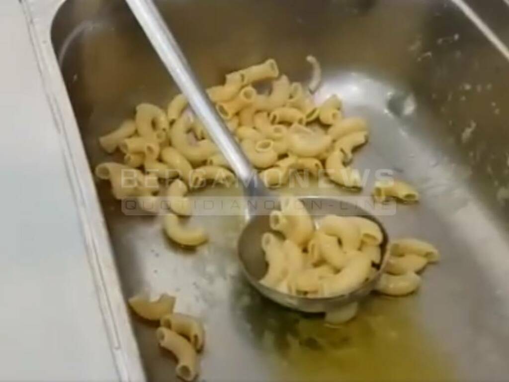 pasta alle mense scolastiche