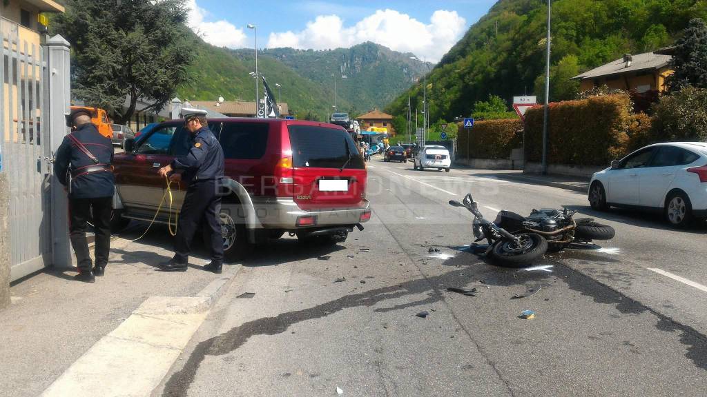 Suv contro moto a Casnigo