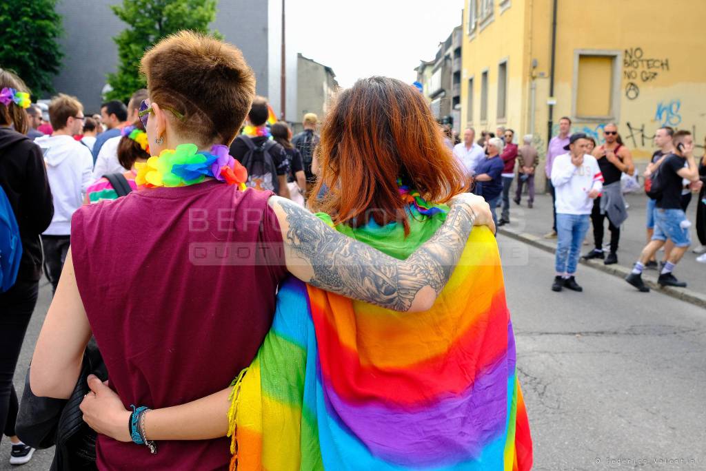 Bergamo Pride, la città si colora