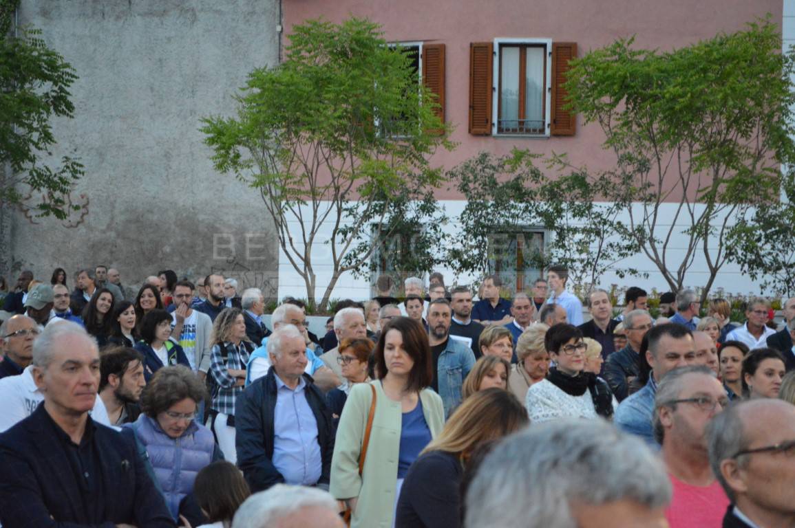 Treviglio, pienone all'inaugurazione della nuova piazza Setti