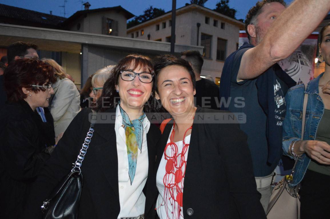 Treviglio, pienone all'inaugurazione della nuova piazza Setti