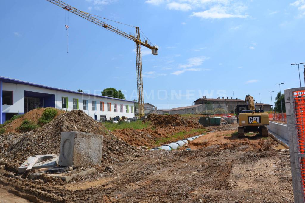 Il cantiere della nuova scuola