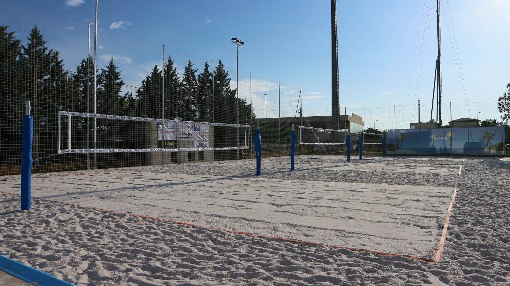 A Scanzo inaugurato il primo centro di beach volley della provincia