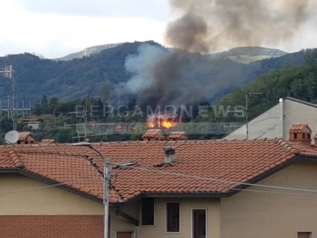 Incendio a Villongo