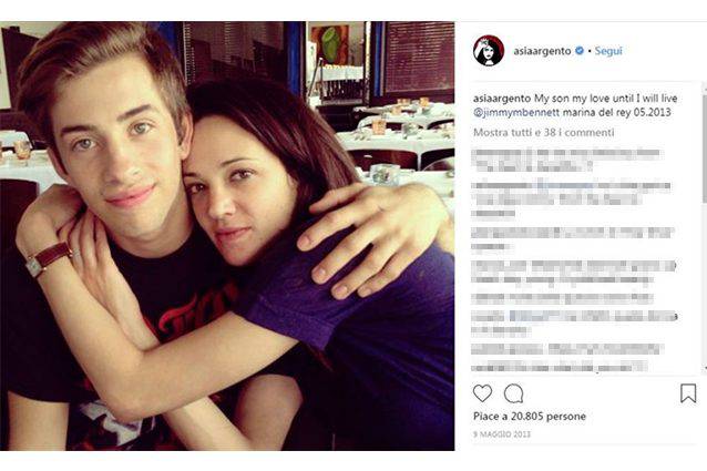 Jimmy Bennett e Asia Argento