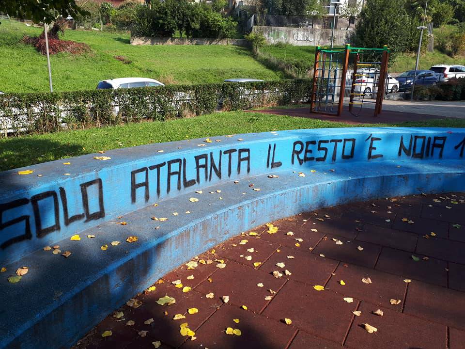 Il parco giochi di Ponteranica preso di mira dai vandali