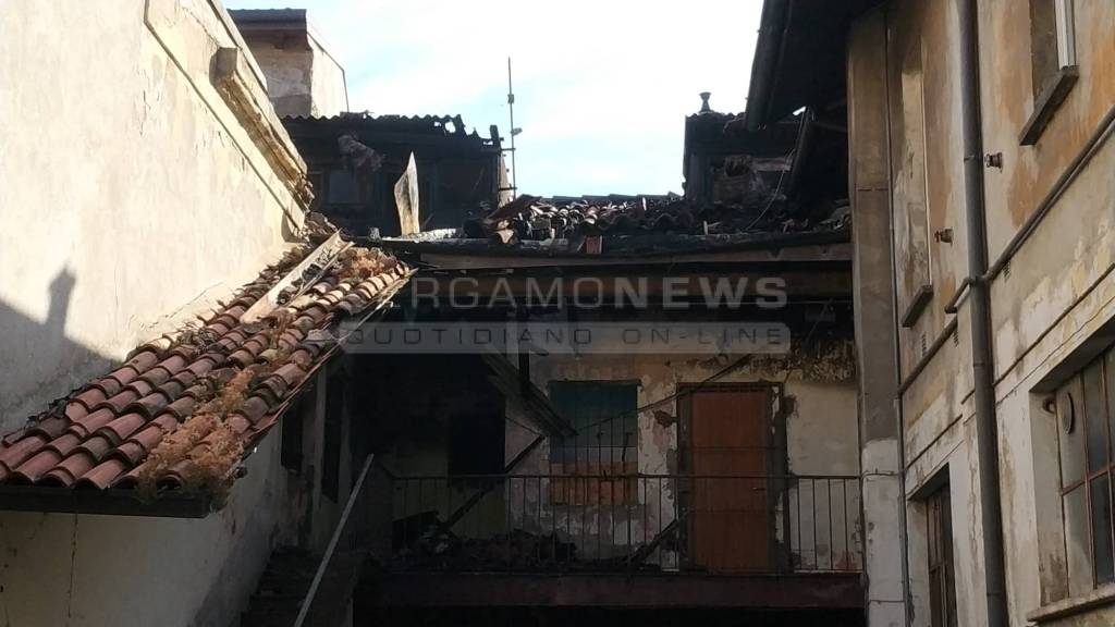 In fiamme appartamento di Treviglio