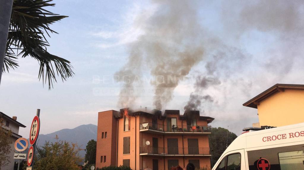 Incendio in una casa a Cenate Sotto