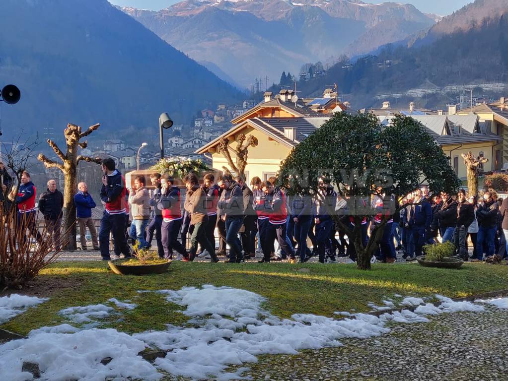 Funerale di Emanuele Milesi a Piazza Brembana