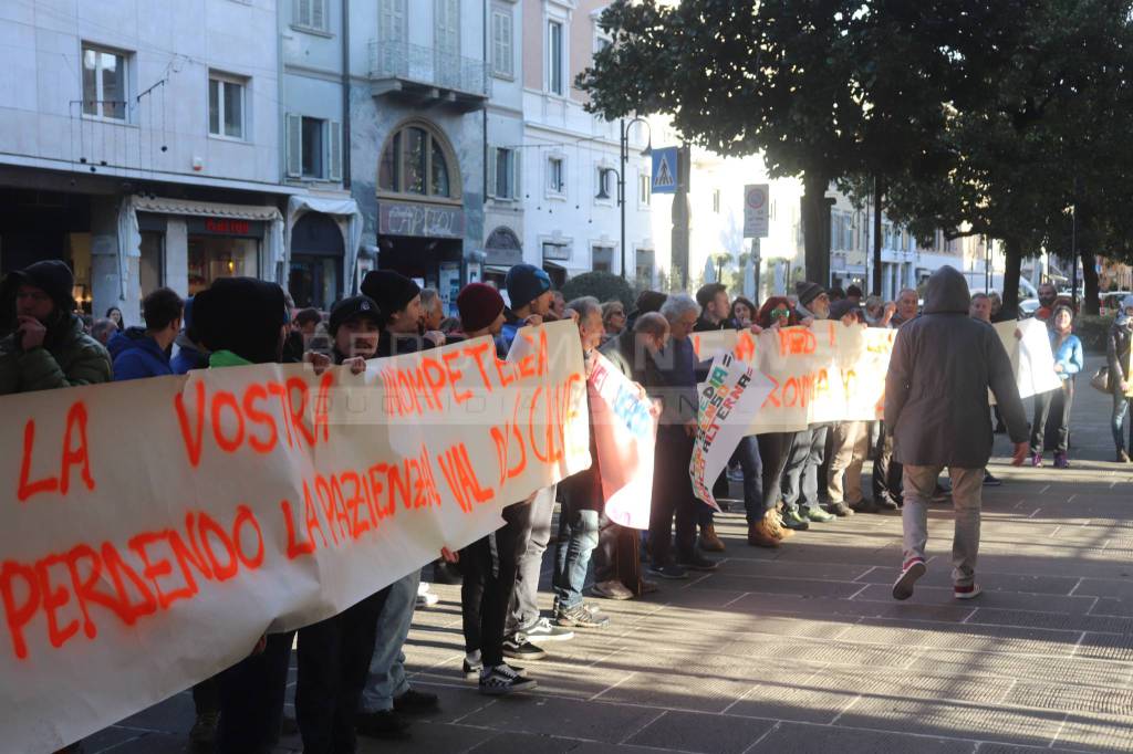 Protesta abitanti Vilminore di Scalve