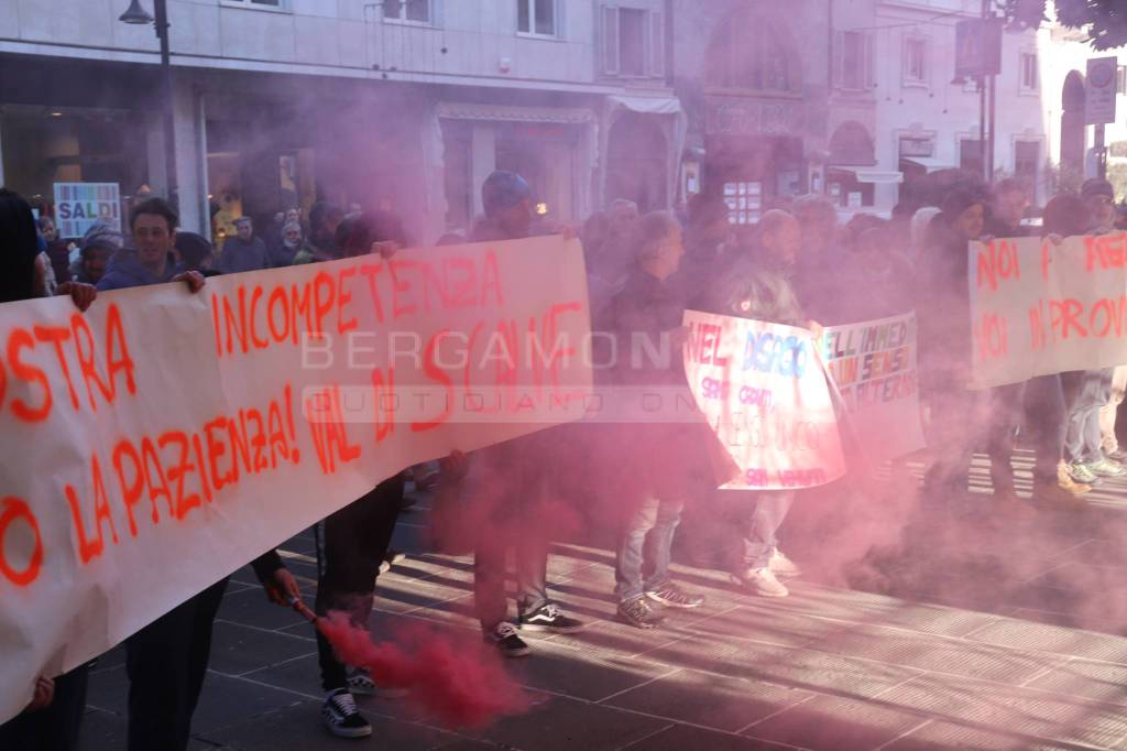 Protesta abitanti Vilminore di Scalve