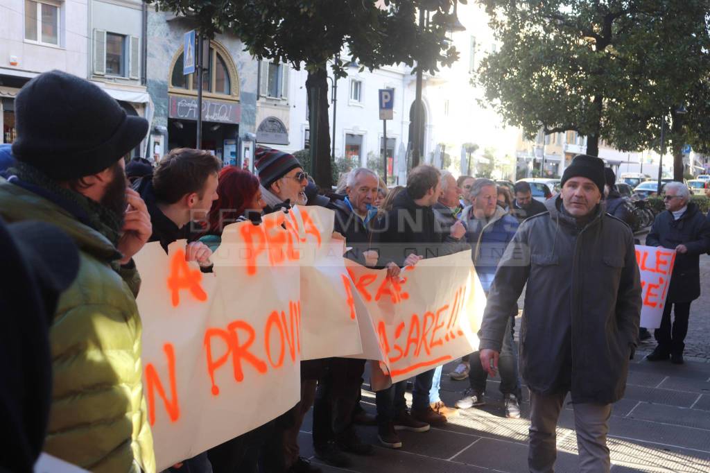 Protesta abitanti Vilminore di Scalve