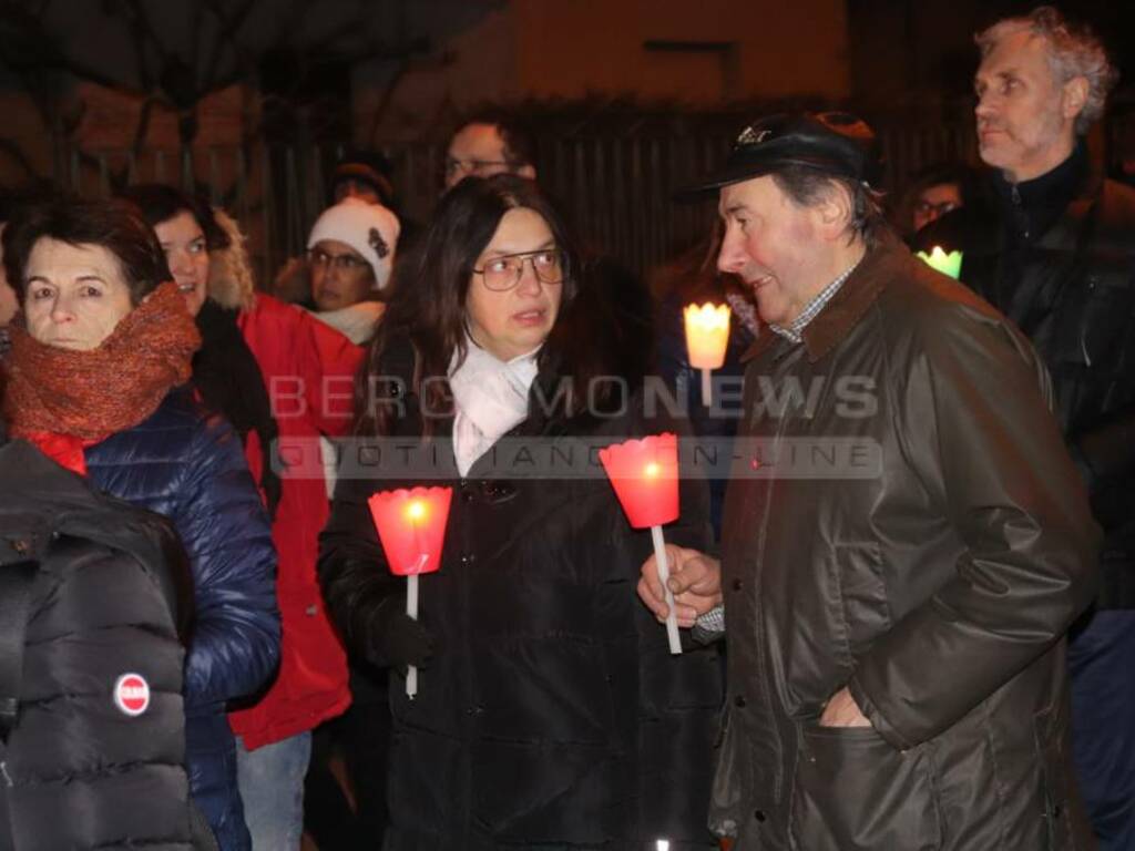 La fiaccolata in ricordo di Marisa, uccisa a 25 anni