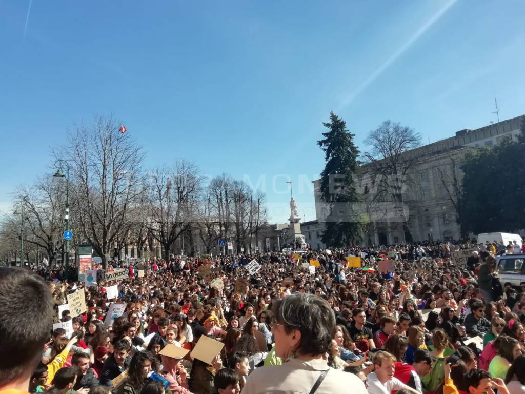 Clima, la manifestazione a Bergamo