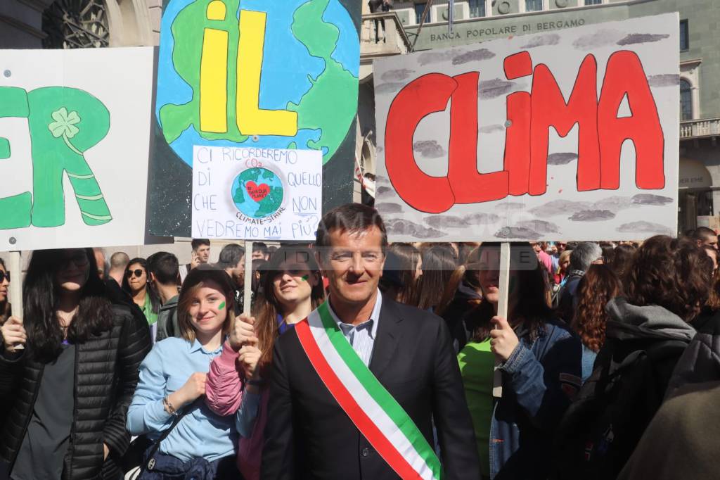 Clima, la manifestazione a Bergamo