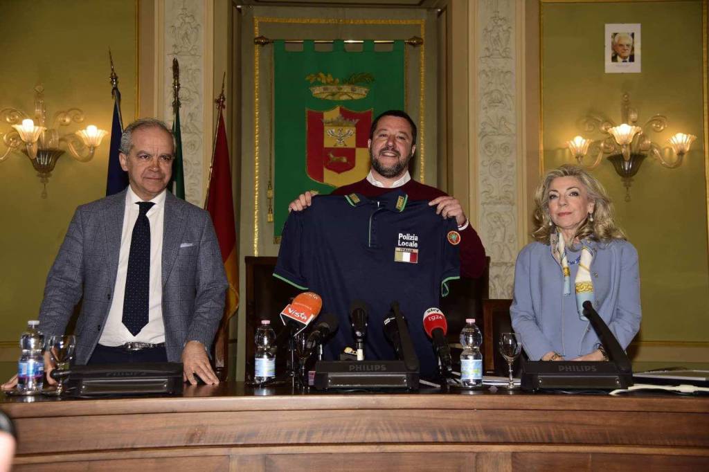 Salvini a Bergamo: vertice in Prefettura sulle torri di Zingonia