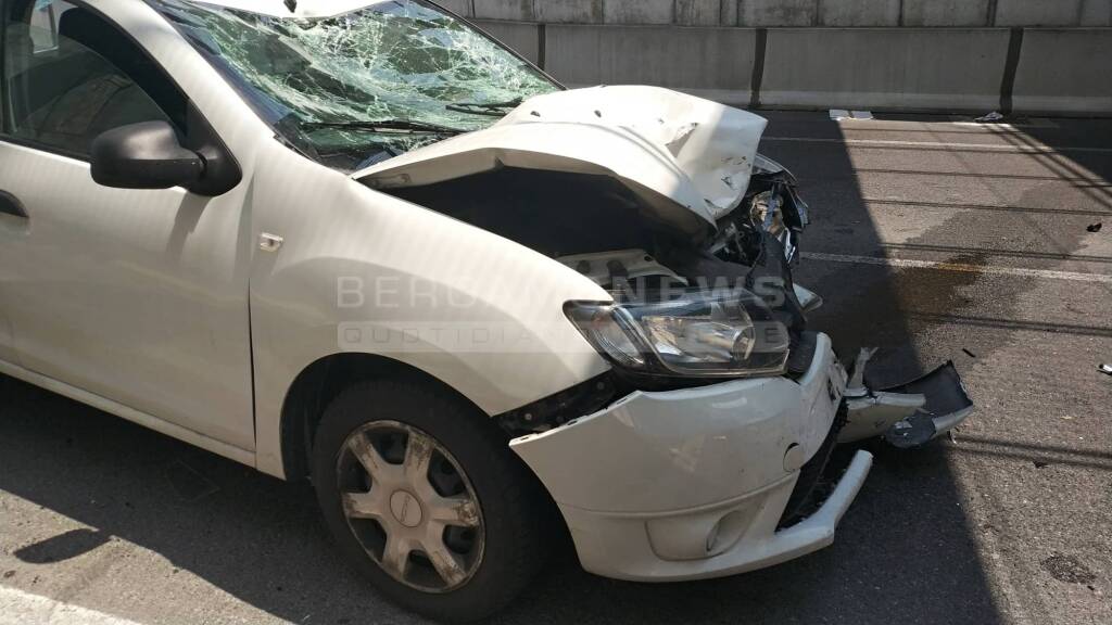 Treviglio, schianto auto-moto al sottopasso Brebemi