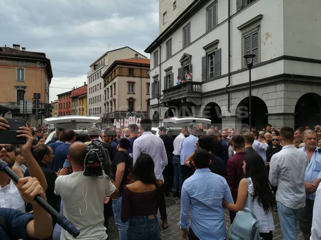 I funerali di Luca Carissimi e Matteo Ferrari