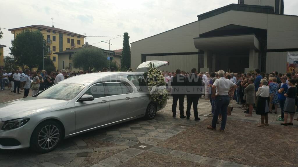 Il funerale di Alessandro Vezzoli
