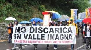 cartellone discarica strozza